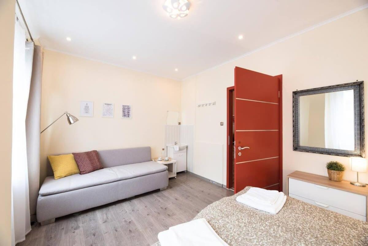 Ultra Central Large Home With Ac And Balcony Budapest Exterior foto