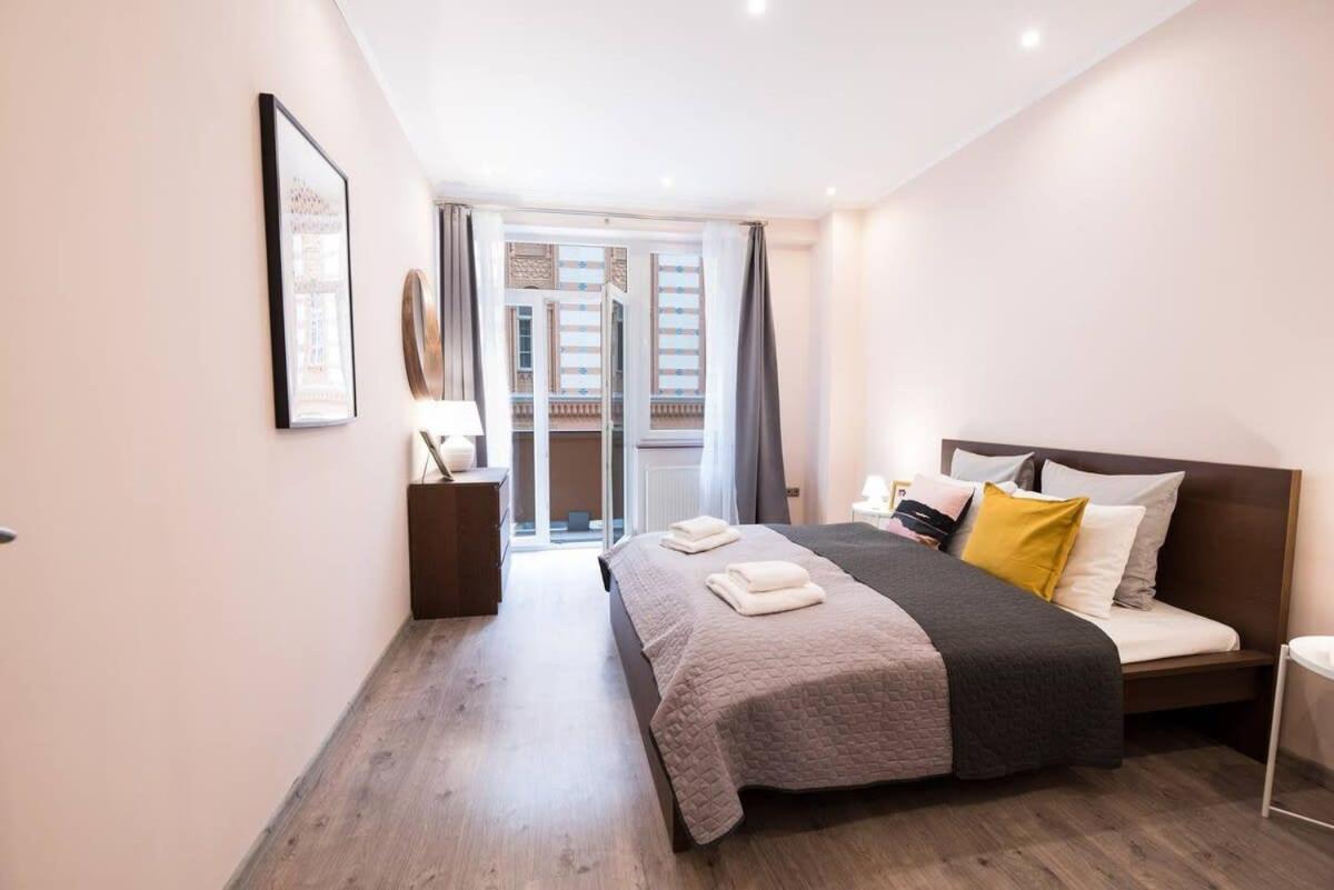 Ultra Central Large Home With Ac And Balcony Budapest Exterior foto